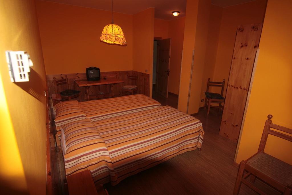 Albergo Trieste Tambre dʼAlpago Zimmer foto