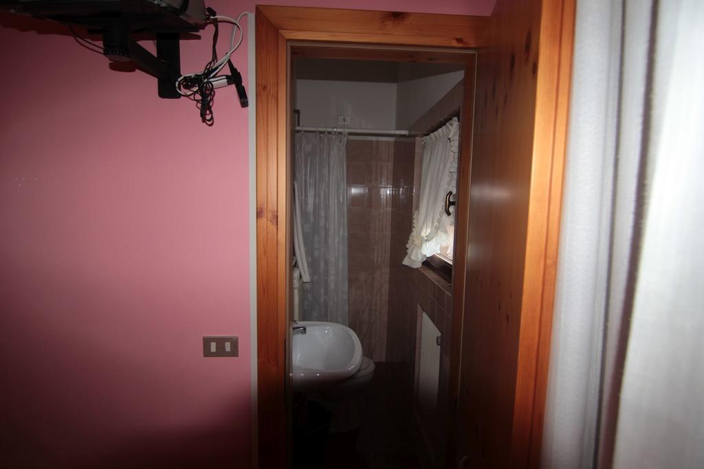 Albergo Trieste Tambre dʼAlpago Zimmer foto