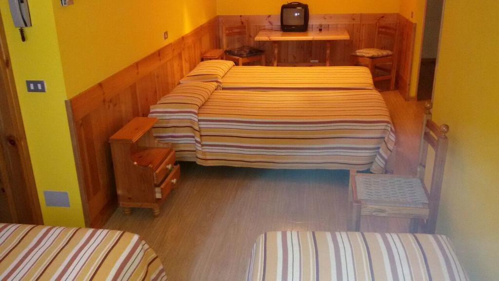 Albergo Trieste Tambre dʼAlpago Zimmer foto