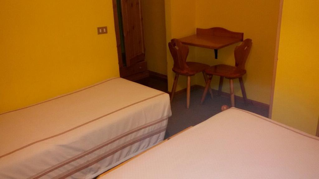 Albergo Trieste Tambre dʼAlpago Zimmer foto