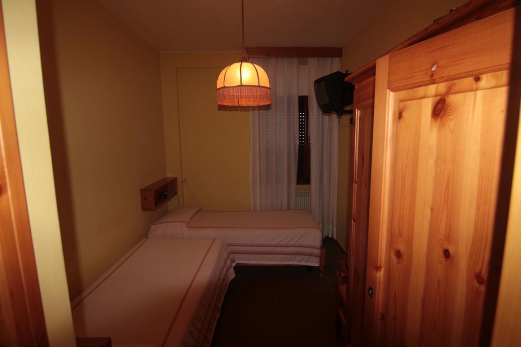 Albergo Trieste Tambre dʼAlpago Zimmer foto